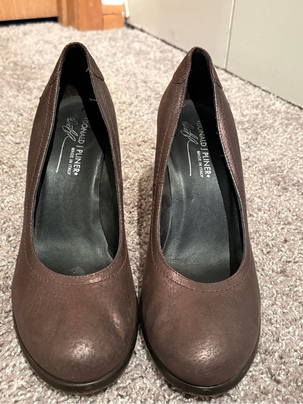 Donald J. Pliner Brown Leather Round-Toe Pumps